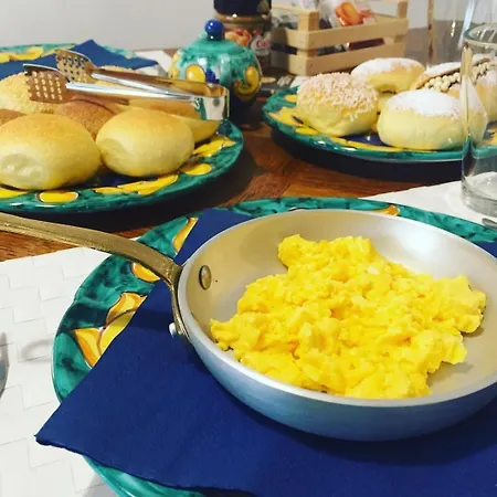 Casa Castagna 4* סלרנו